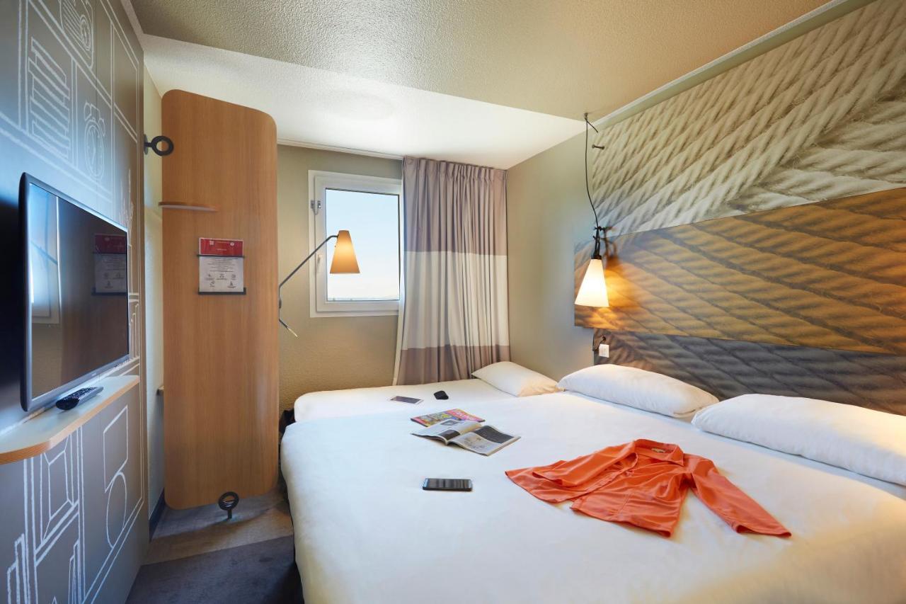 Ibis Porte De Genève Hotel 3*