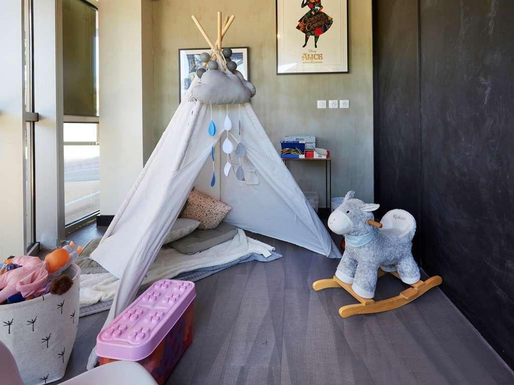 Hotel Ibis Porte De Genève 3*