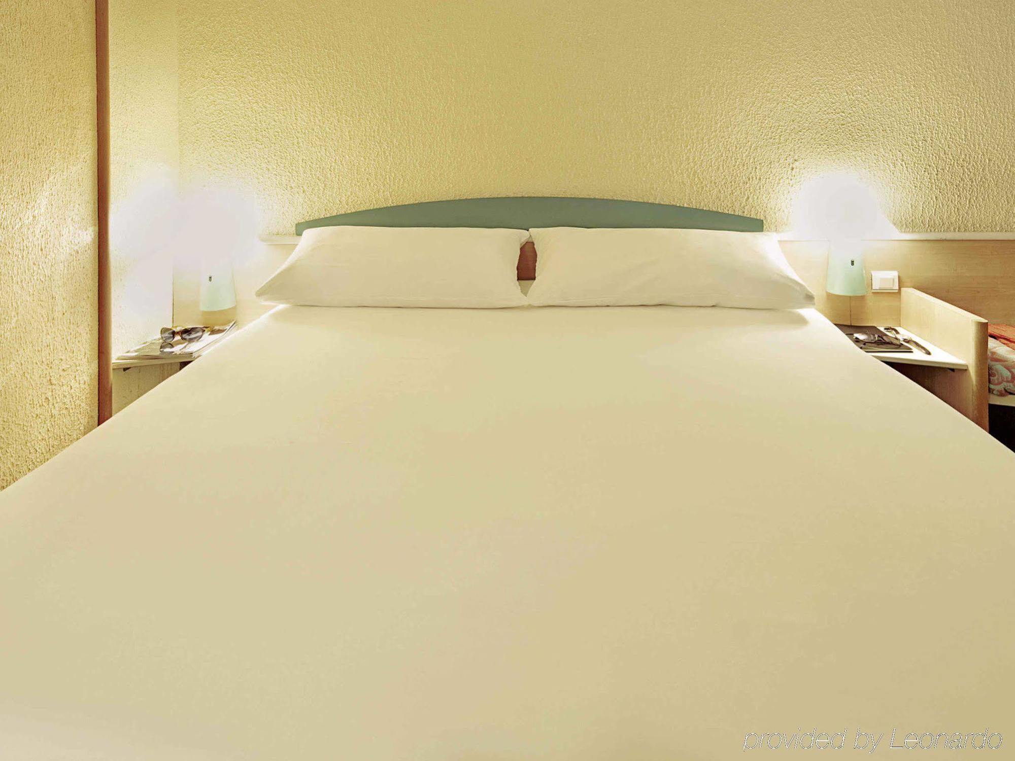 Hotel Ibis Porte De Genève 3*