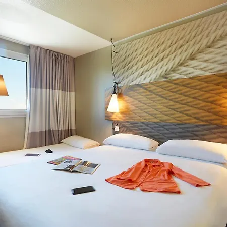 ibis Archamps Porte de Genève Esterno foto